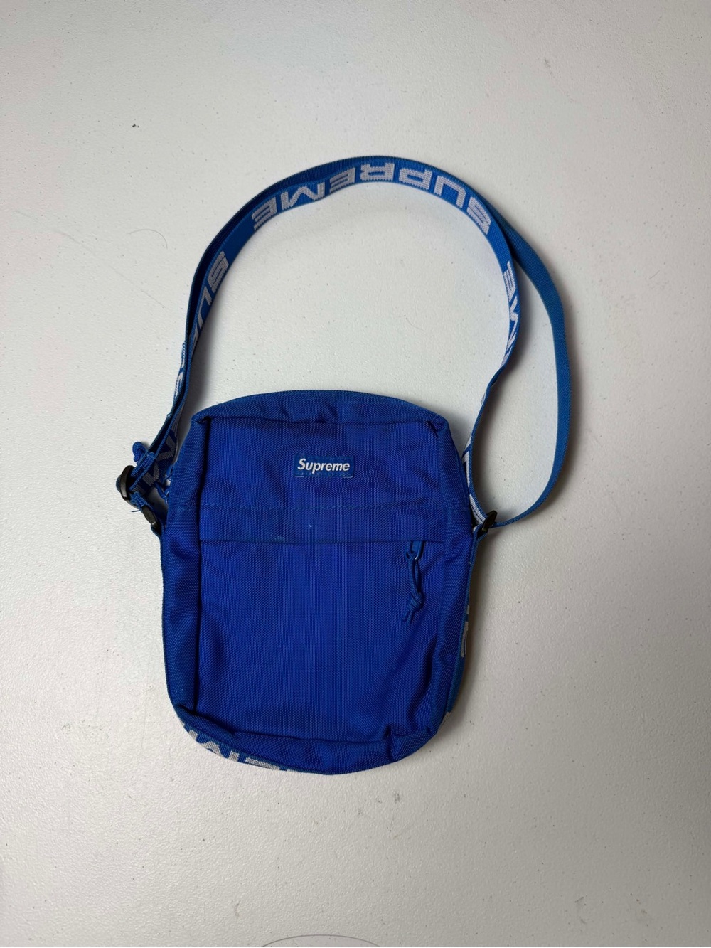 Used Royal Blue Supreme SS18
Shoulder Bag
